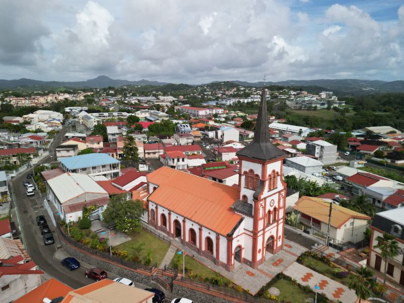 Louez votre voiture de location à Ducos en Martinique